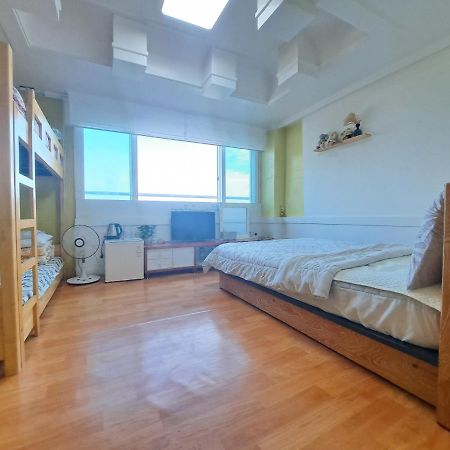 Nice View Guesthouse Seogwipo Exterior foto