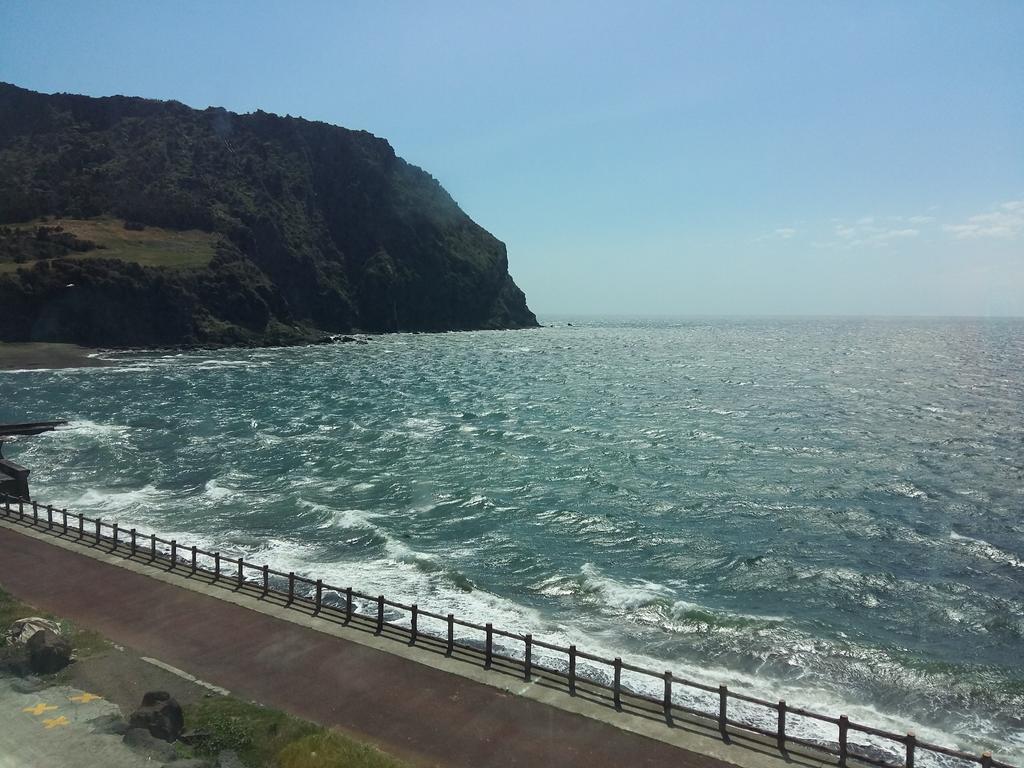 Nice View Guesthouse Seogwipo Exterior foto